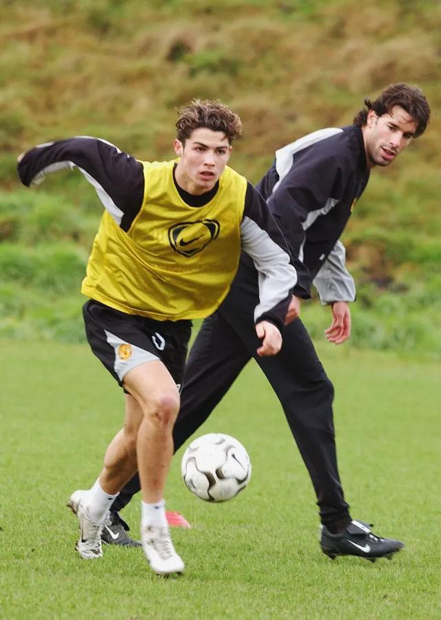 从剑拔弩张到相视一笑：C罗范尼曼联恩怨与皇马