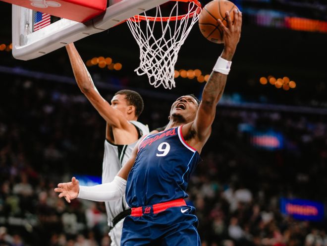 快船替补逆转难挽败局 马刺文班亚马率队大胜