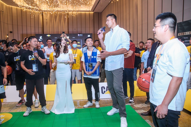 易建联分享伤病康复历程：坚韧与热爱助其重返