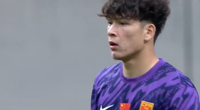 U19国足点球遭扑出 勺子战术成笑柄