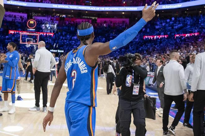 西部排名风云再起：湖人登顶三甲 雷霆豪取七连