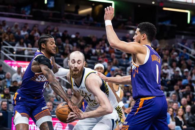 西部排名风云再起：湖人登顶三甲 雷霆豪取七连