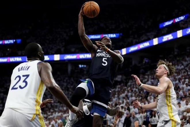 西部排名风云再起：湖人登顶三甲 雷霆豪取七连