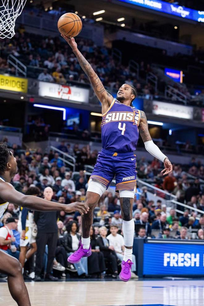 西部排名风云再起：湖人登顶三甲 雷霆豪取七连